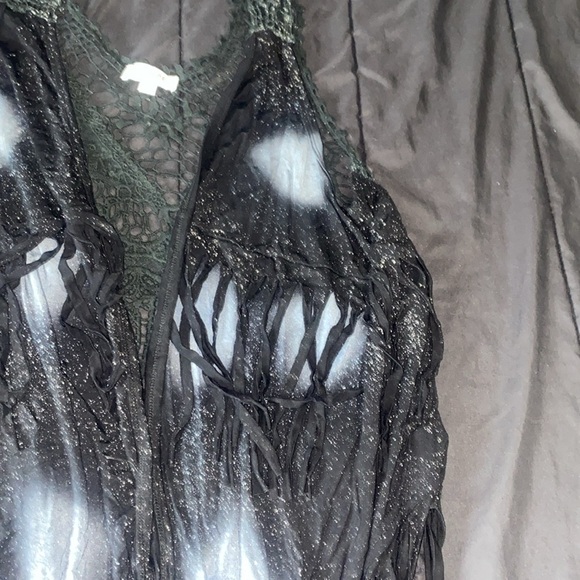 Black and Blue Fringe Lace Vest - Picture 3 of 4